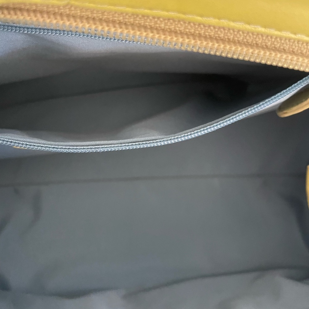 Cole Haan Trinity rare beautiful lime handbag - Picture 5 of 8